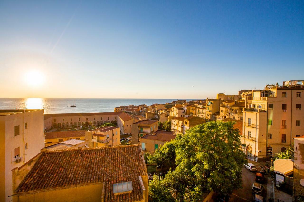 Cefalu Charme E Chic Suites Exterior photo