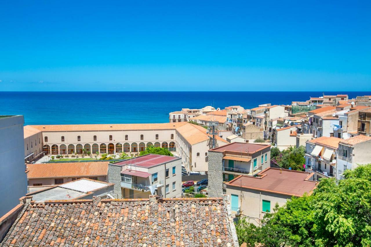 Cefalu Charme E Chic Suites Exterior photo